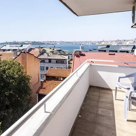 Duplex Flat With Bosphorus View In Uskudar Διαμέρισμα *