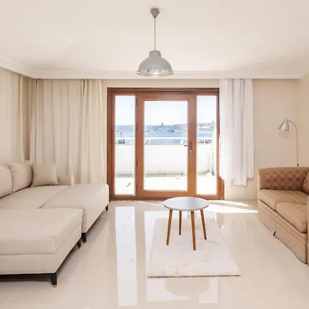 Duplex Flat With Bosphorus View In Uskudar *