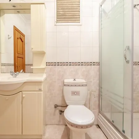 Duplex Flat With Bosphorus View In Uskudar Apartment